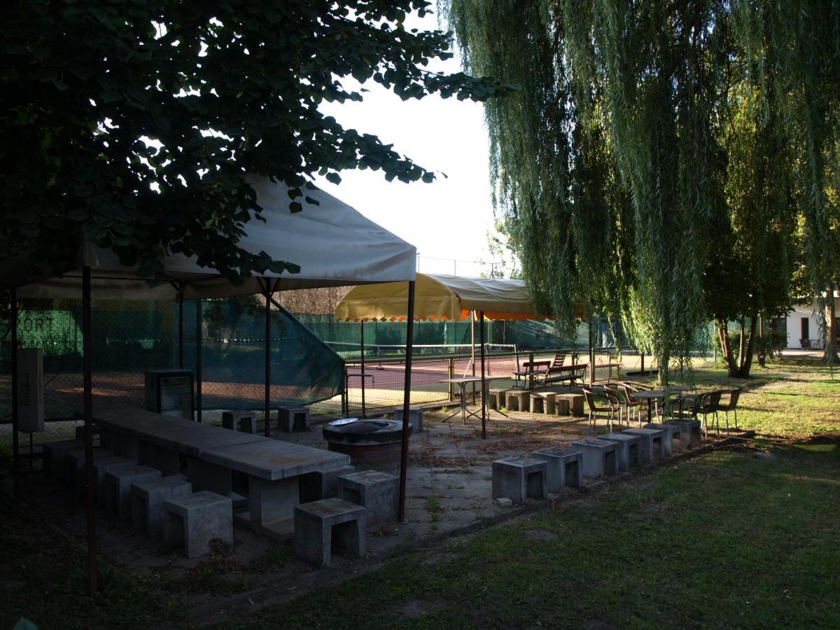 Bed and Breakfast Garden Club Panzio à Balatonmáriafürdő Extérieur photo